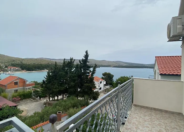 Antonia * 扎博里克